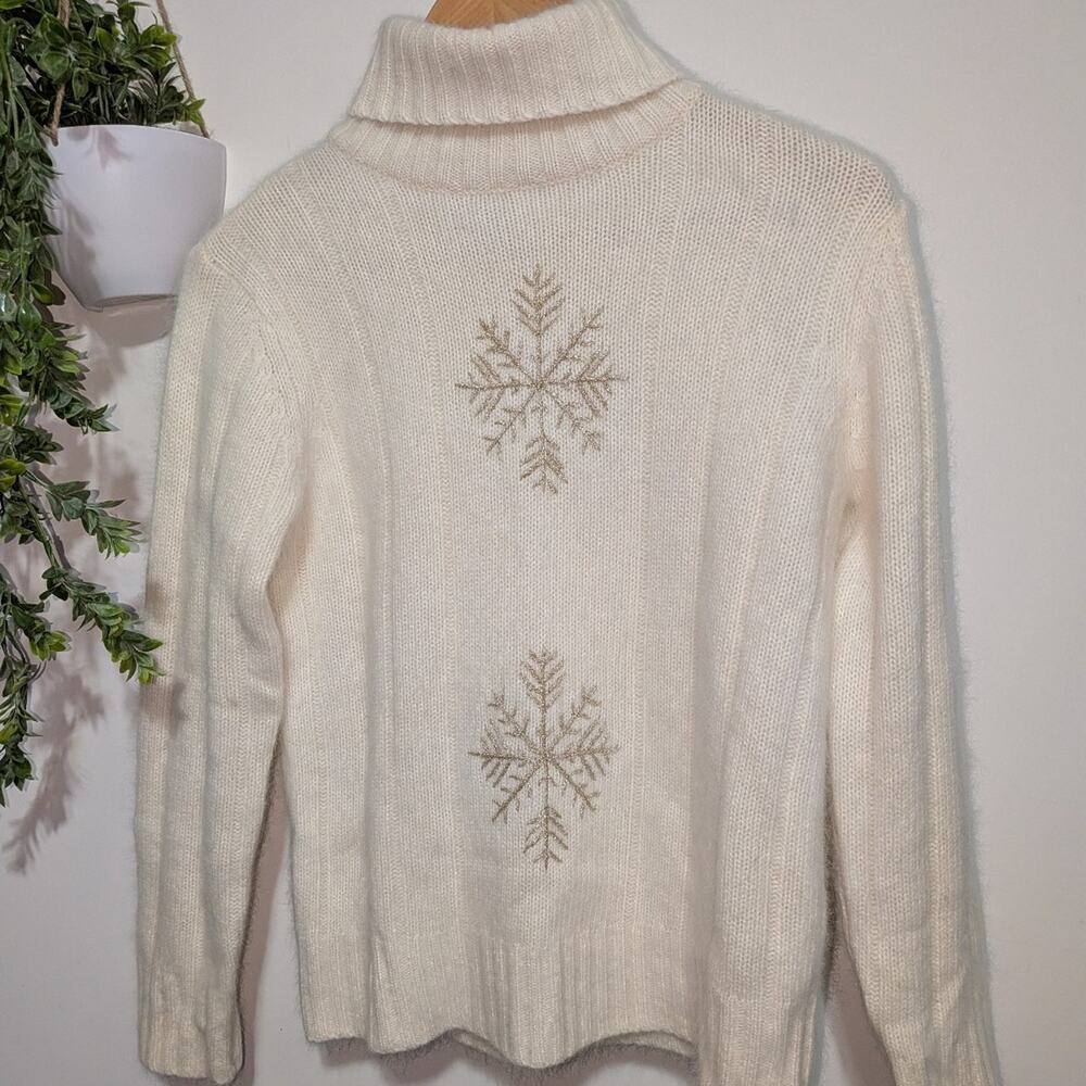 Winter Sweater lambswool rabbit hair soft cream sweater snowflake detail S